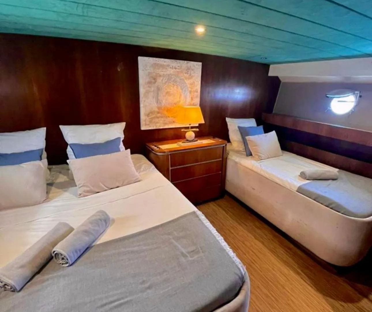 Yacht Idealement Situe Au Coeur Du Vieux-Port Marseille Botel