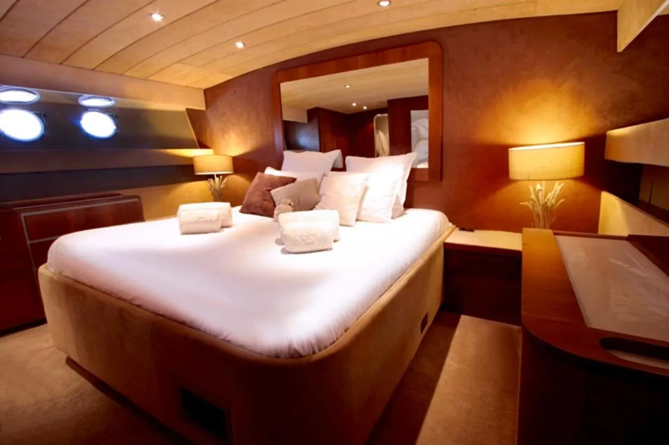 Yacht Idealement Situe Au Coeur Du Vieux-Port Marsella Francia