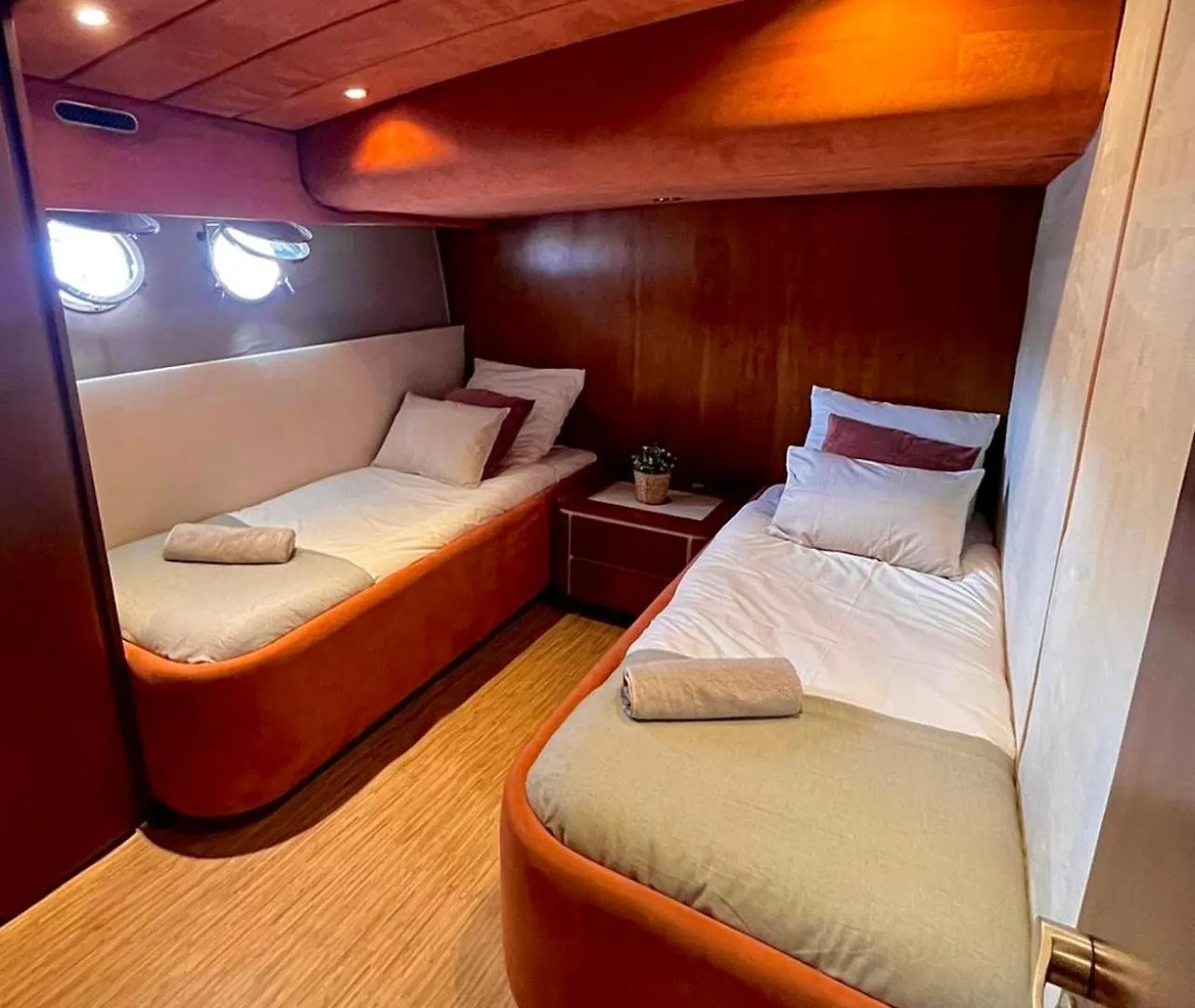 Hotel en barco Yacht Idealement Situe Au Coeur Du Vieux-Port Marsella Francia